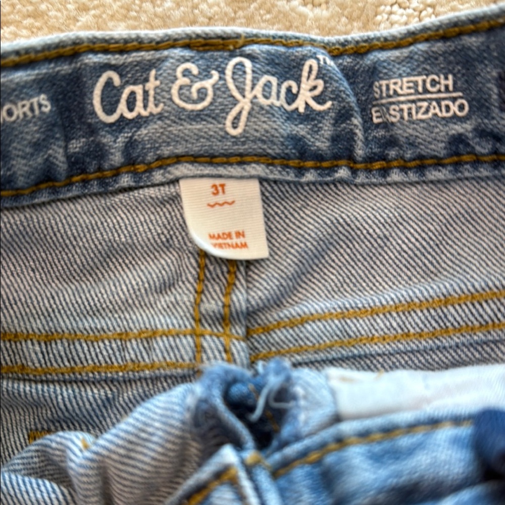 🔴Cat & Jack Denim Shorts with Floral Accents - Picture 3 of 3
